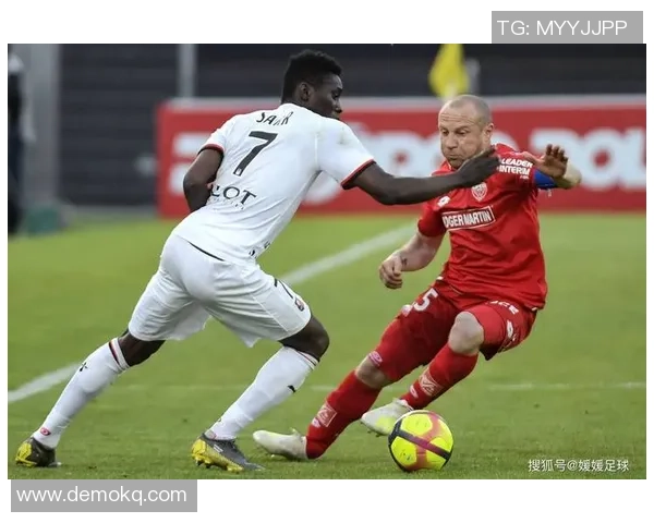 法乙联赛特鲁瓦主场迎战索察双方争夺关键积分之战